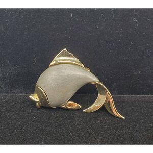 Vintage JJ Stamped Fish Brooch Pin Silver and Gold Color‎